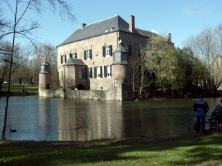 [La photo de Kasteel Erenstein aprs avoir appliqu l'outil Niveaux]